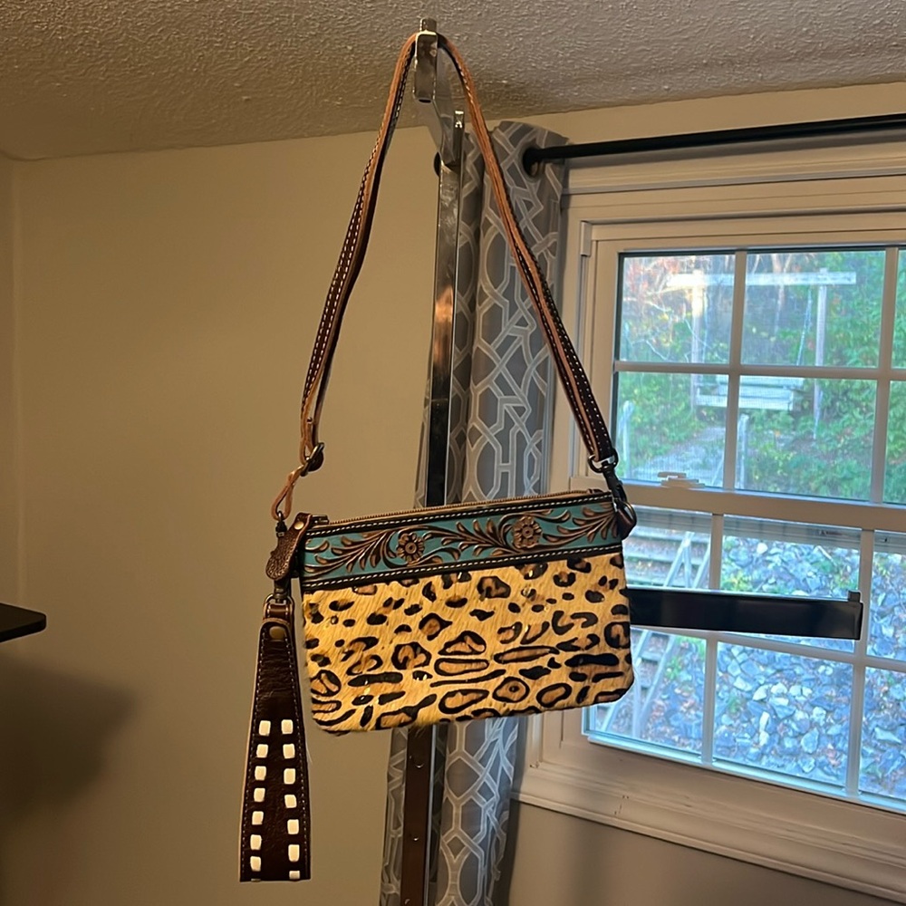 Slingy Thingy Myra Bag NWT 🎀